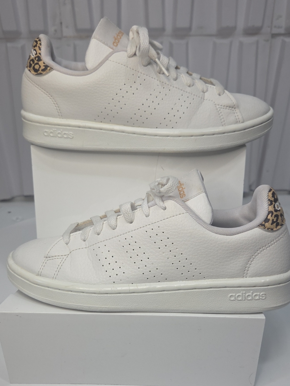 Adidas Advantage White Leopard Print Tennis Sneakers Women's Size 7.5